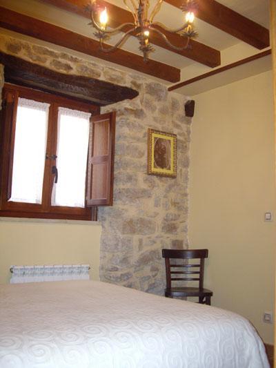 Hotel Rural La Casa Del Montero Espinosa de los Monteros Exterior foto